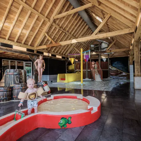 Indoor zwemmen vakantiepark Kaps Tubbergen